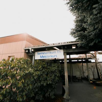  Friseurmeisterschule Studio Weiden | Deine Friseurschule